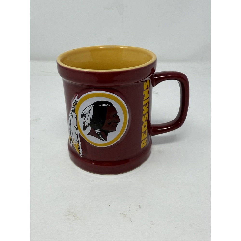 Vtg Washington Redskins NFL Ceramic Coffee‎ Mug 3D Logo Football